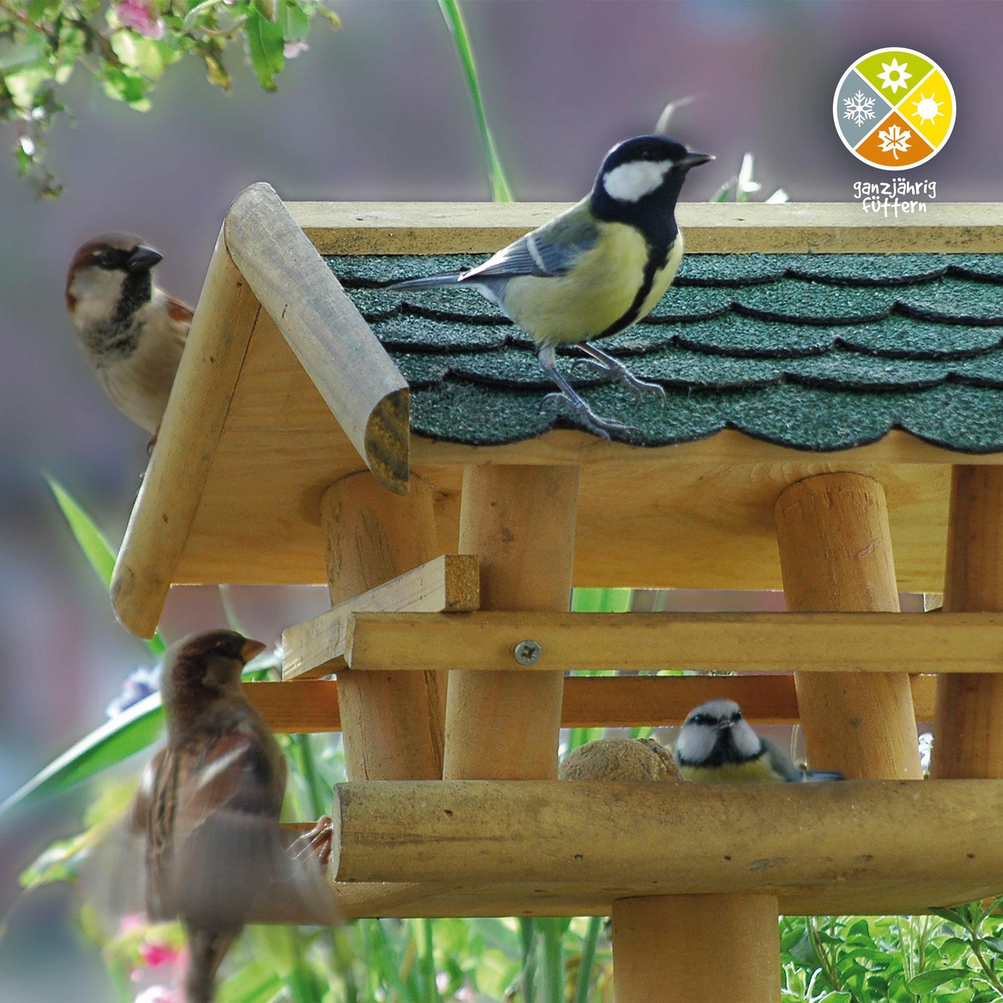 Vogelfutterhaus - FSC®-Kiefernholz, wetterfest, Bitumenschindeldach, mit stabilem Ständer