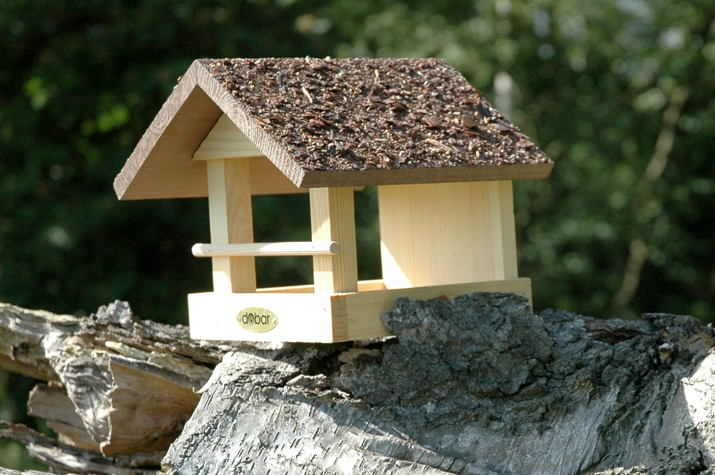 Art. 38120FSCe - FSC® Futterhaus klein aus Holz mit Rindendach