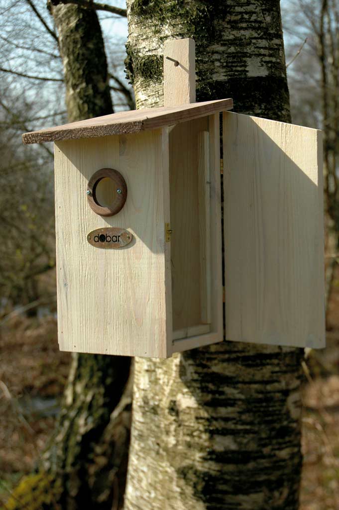 Art. 22415e, 22515e - Großer Beobachtungs-Vogelnistkasten "Einblick" in 2 Farbversionen - Luxus-Vogelhaus.de