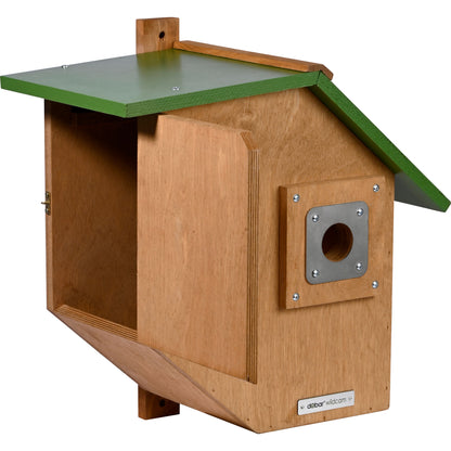 LUXUS-VOGELHAUS® Nistkasten aus FSC®-zertifiziertem Holz mit austauschbaren Einfluglöchern.