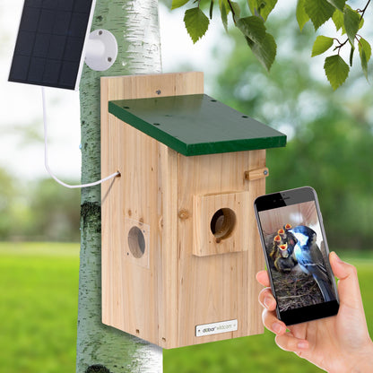 Wetterfester Nistkasten Eazy mit Echtzeit-Streaming-Kamera, naturnahes Design, Solarstrom für umweltfreundlichen Betrieb im Garten
