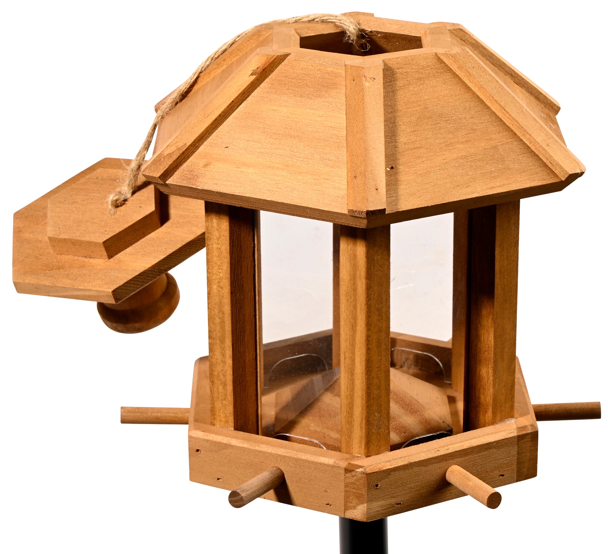 Elegantes Vogelhaus in Golden Oak mit wetterfester Futterpyramide für gleichmäßige Futterverteilung.
