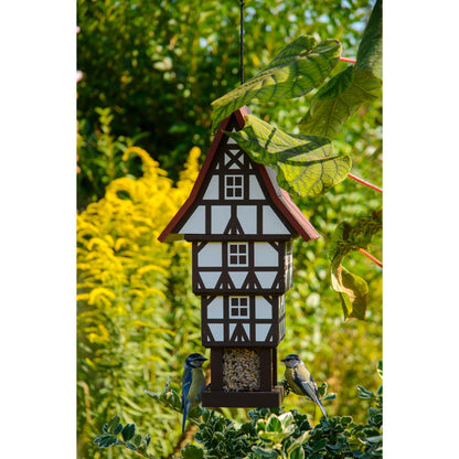Fachwerk-Design Vogelhaus aus robustem Holz, ideal zum Aufhängen an Bäumen
