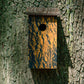 Art.11015e - Klassischer Nistkasten zum Aufhängen mit Baumrinde-Aufdruck "Quercus robur"
