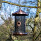 Langlebige Futtersäule mit abnehmbarem Deckel und großer Metallöse
