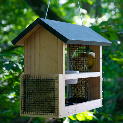 Große Vogelfutterstation für verschiedene Futtersorten, ideal für Wildvögel im Garten.
