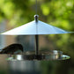 Edelstahl-Vogelfutterstation mit Futtertablett und rostfreier Schlaufe zum Aufhängen.
