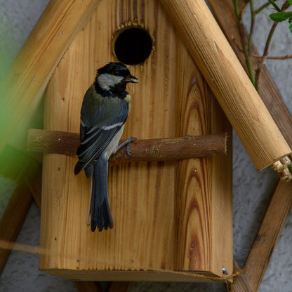 Art.13070e - Geflammter Nistkasten mit Schilfrohr-Spitzdach, Nisthöhle für Wildvögel, Kiefer - Luxus-Vogelhaus.de
