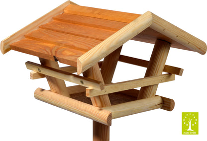 LUXUS-VOGELHAUS® Vogelfutterstation "Berni" aus wetterfestem FSC®-Kiefernholz mit Dachüberstand und stabilem Ständer.
