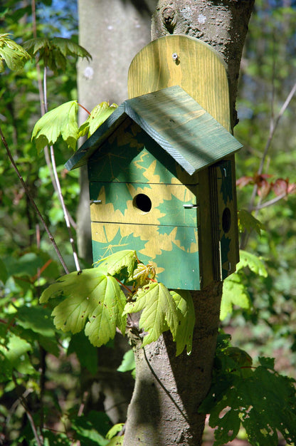 Art.22158e - Nistkasten Camouflage-Design "Ahorn" - Luxus-Vogelhaus.de