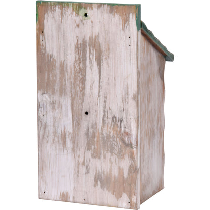 Handgefertigter Meisenkasten aus FSC®-zertifiziertem Holz mit Bohrlöchern zur einfachen Anbringung.
