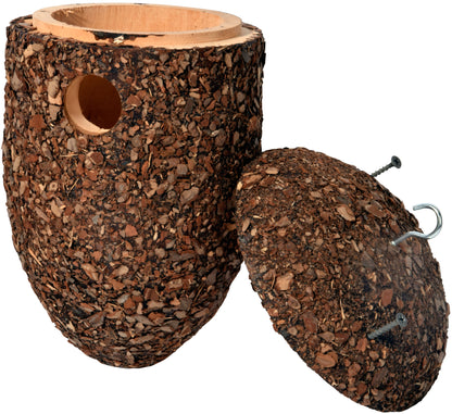 Dunkelbrauner Nistkasten "Eichelform" mit Rinde und Metallhaken zum Aufhängen, Ø 33 mm Einflugloch.